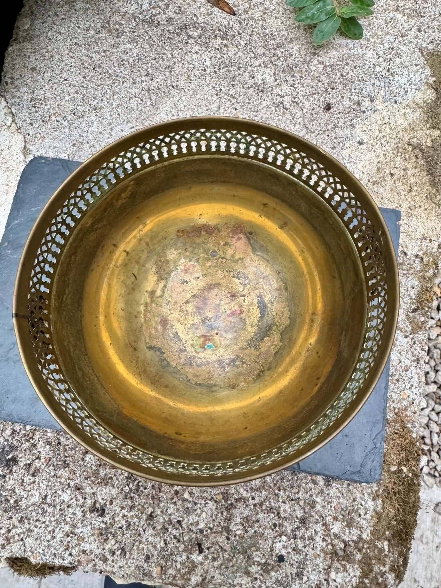 Brass lion jardinière Art Nouveau