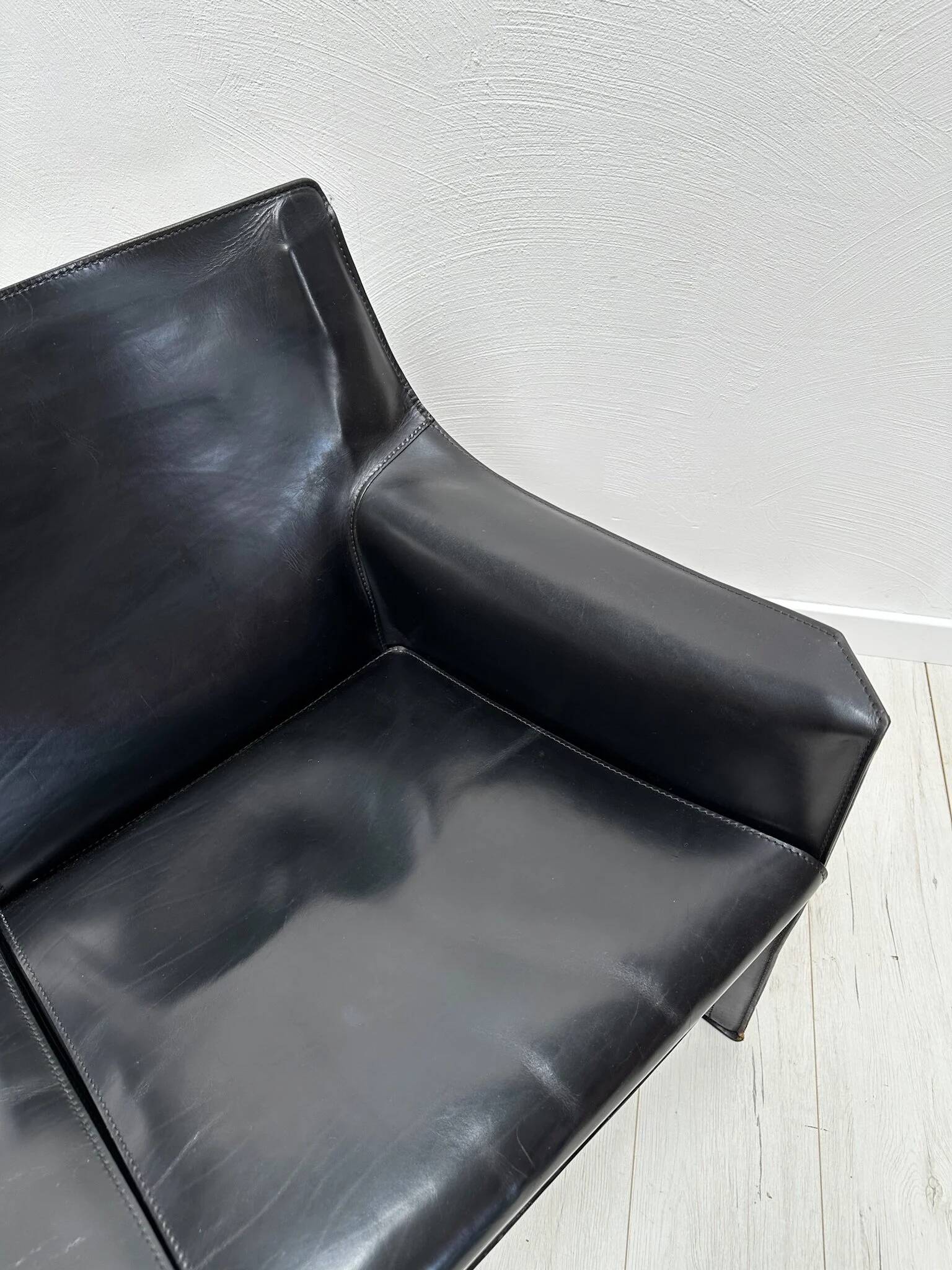 1980s vintage Italian designer ‘CAB 414’ 2-seater leather sofa by Mario Bellini for Cassina in black leather
