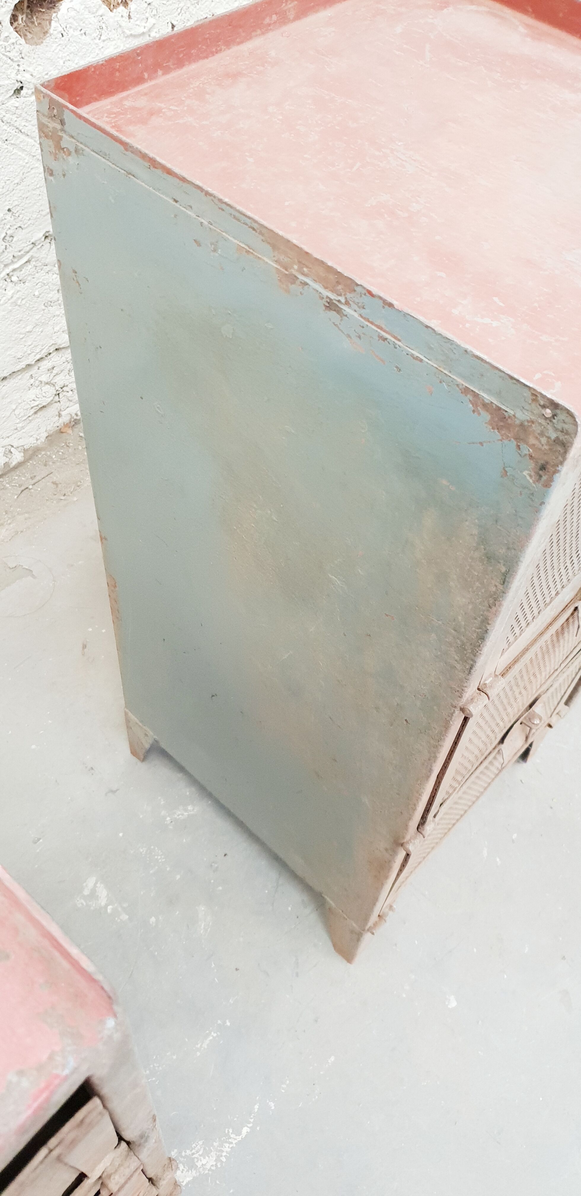 4 industrial workshop maids