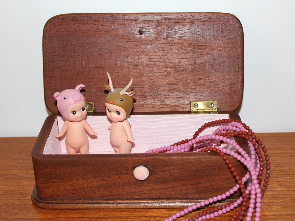 Wooden jewelry box