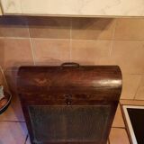 Vertical wooden box