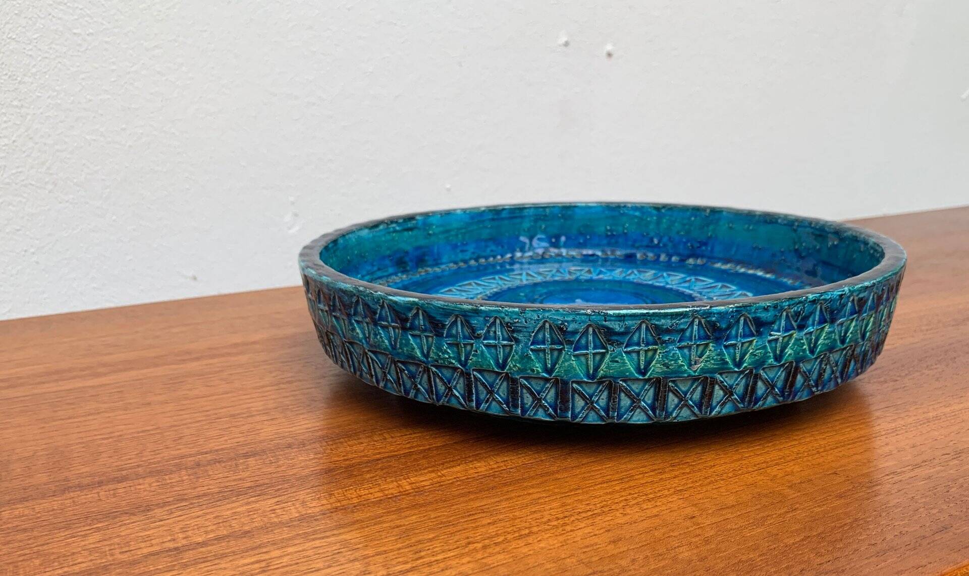 Large blue pottery bowl Rimini by Aldo Londi for Bitossi, Italy, 1960s.