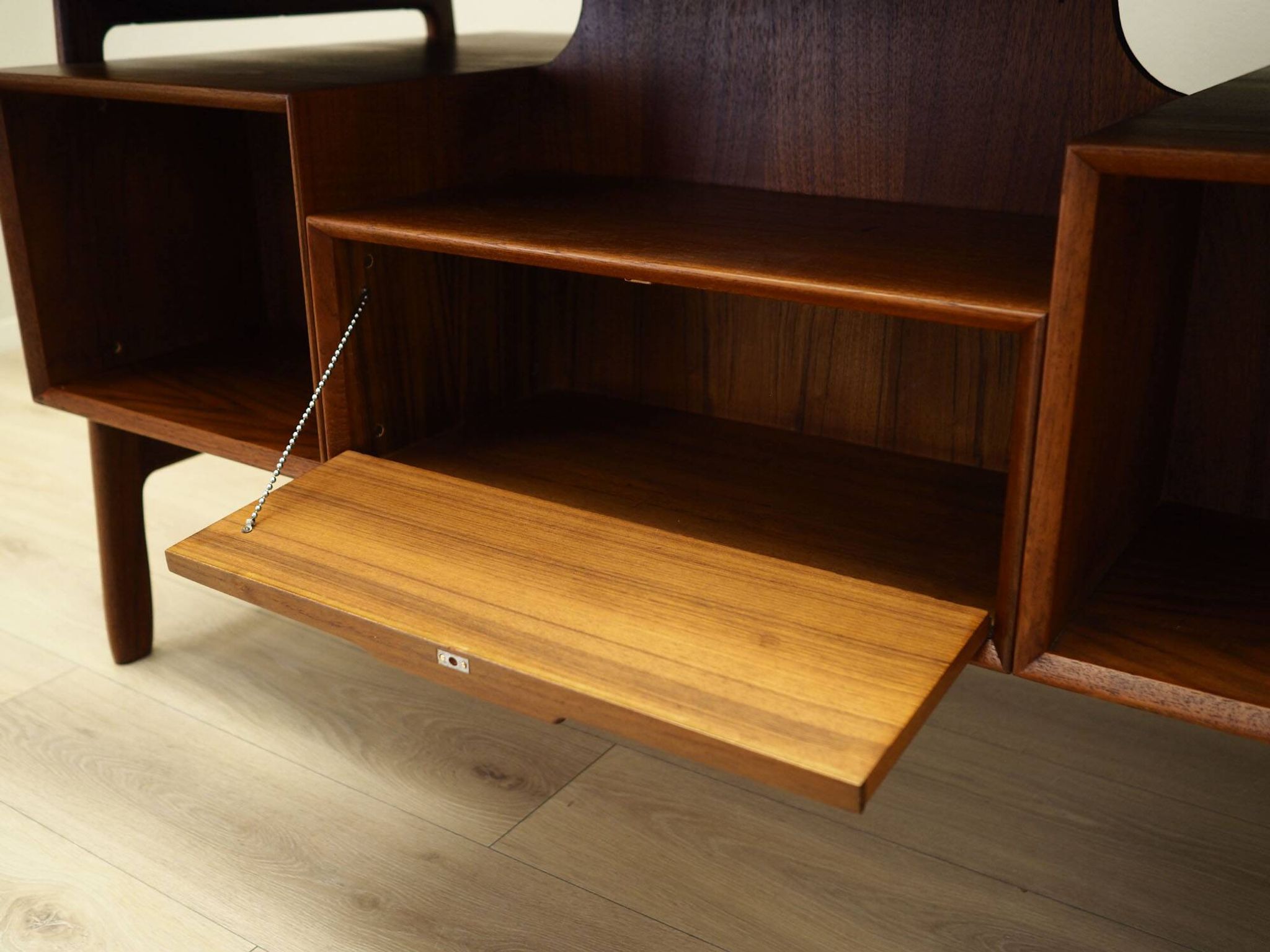 Bureau en teck, design danois, années 1970, fabricant : Omann Jun