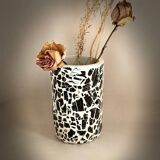Vase en ciment blanc