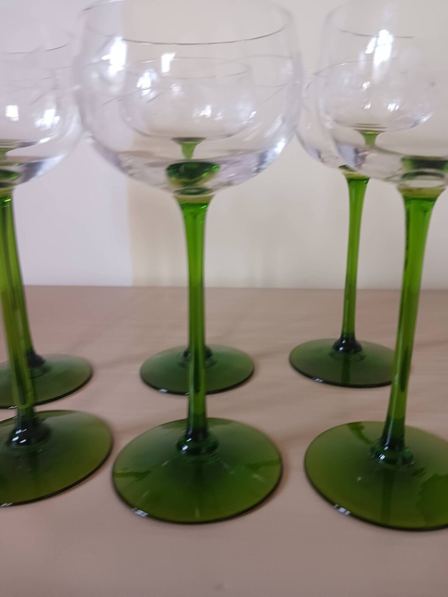 White wine glasses in crystal.