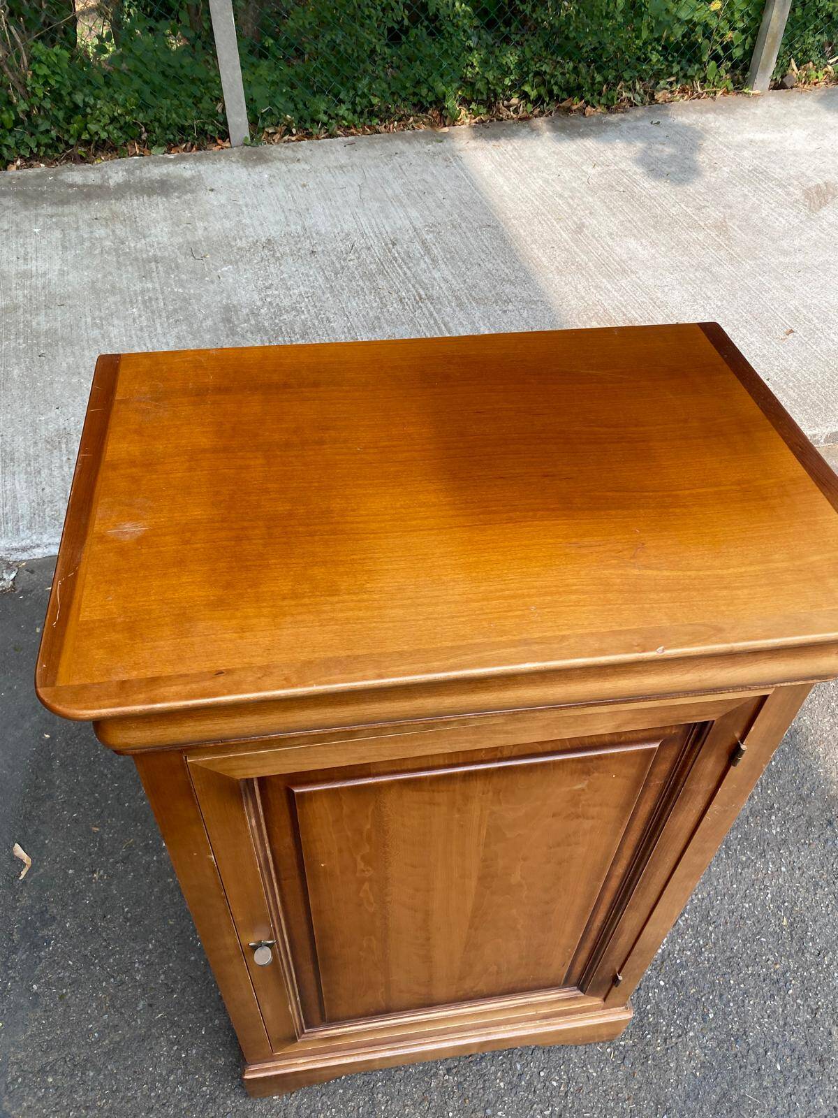 Louis Philippe solid wood Hi-Fi furniture - bar cabinet