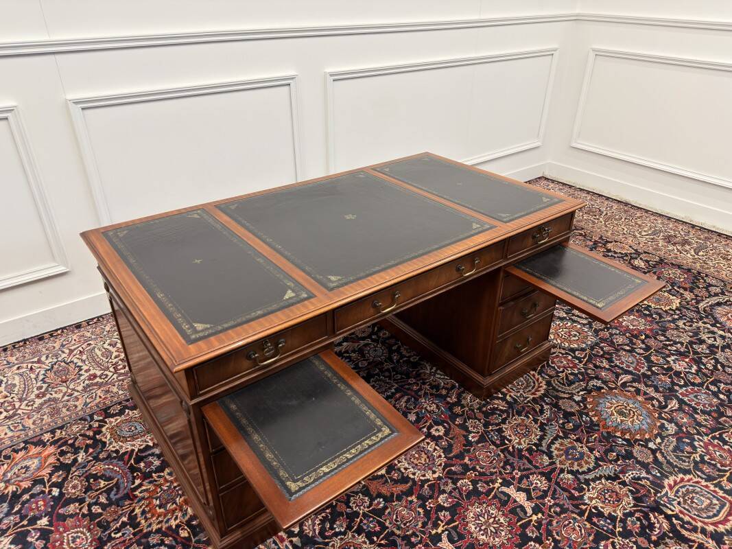Classic English Desk with Black Inlay