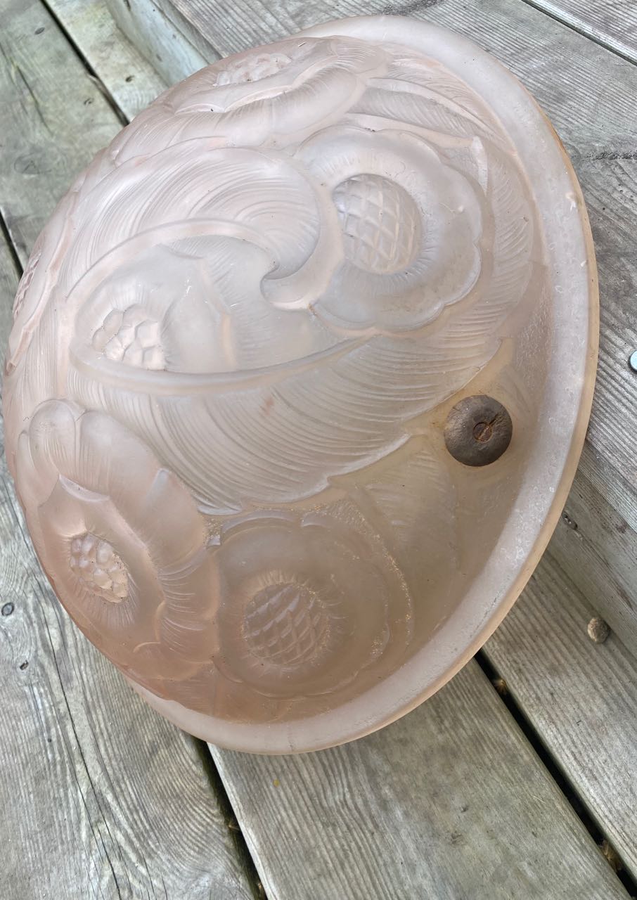 Art Deco basin suspension