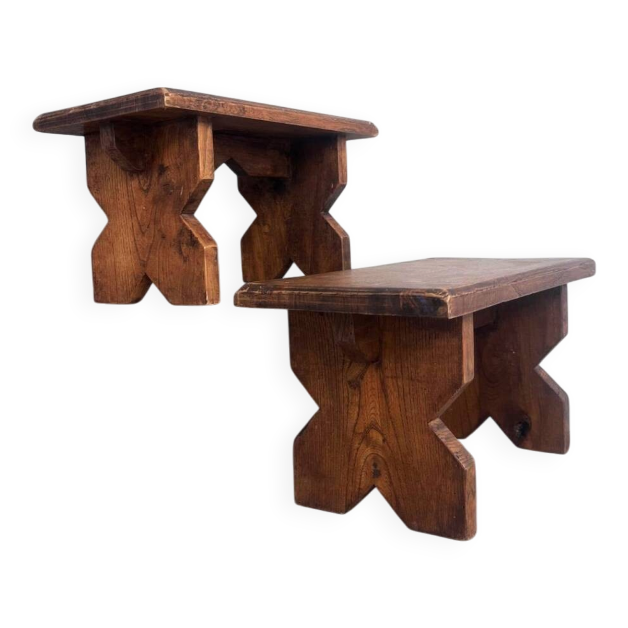 Duo de bancs brutalistes