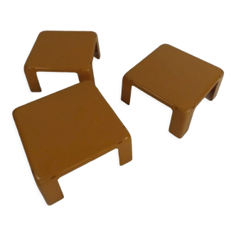 3 tables "Quatro Gatti" de Mario Belloni pour C&B Italia