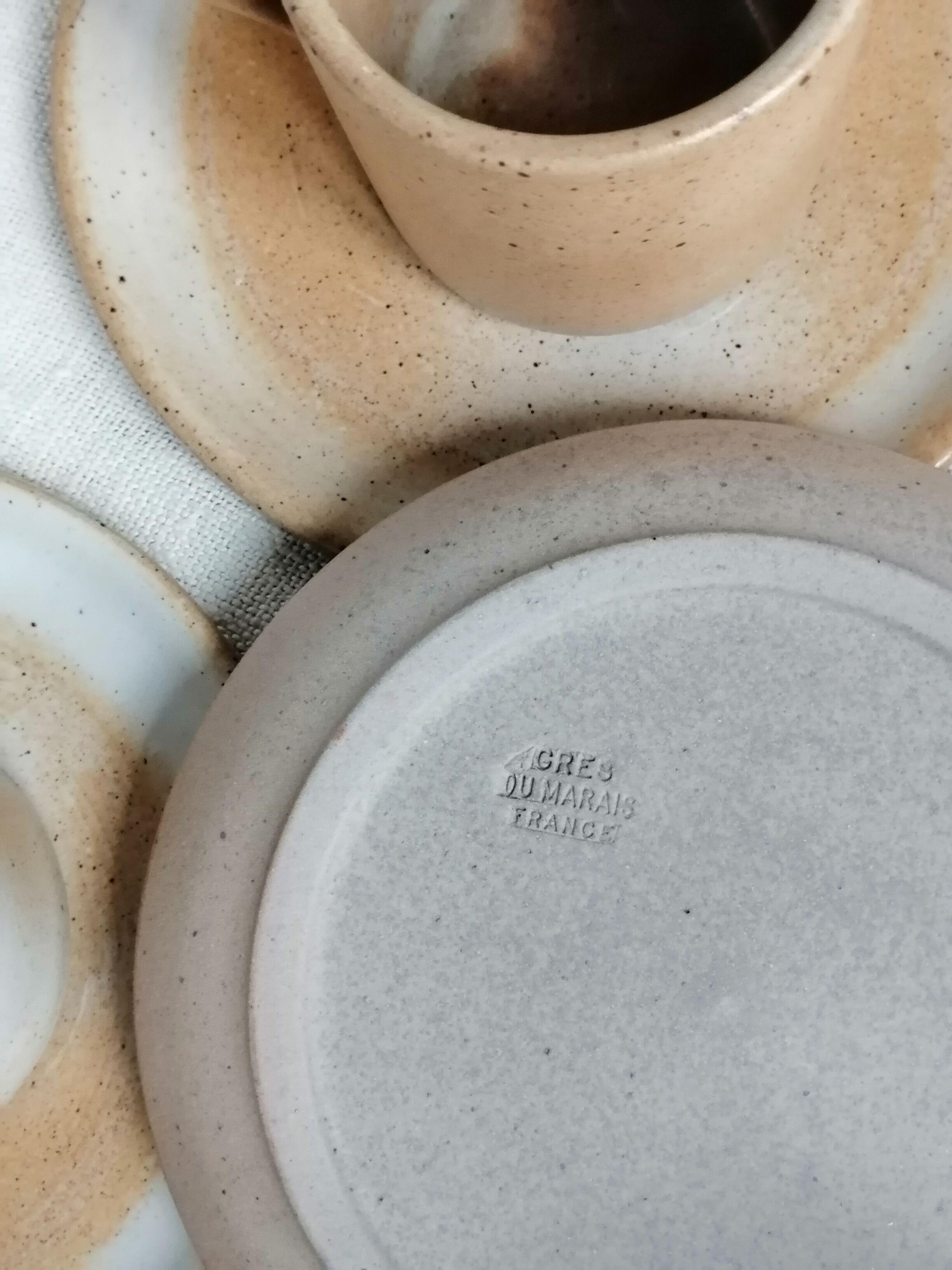 Marais sandstone coffee service