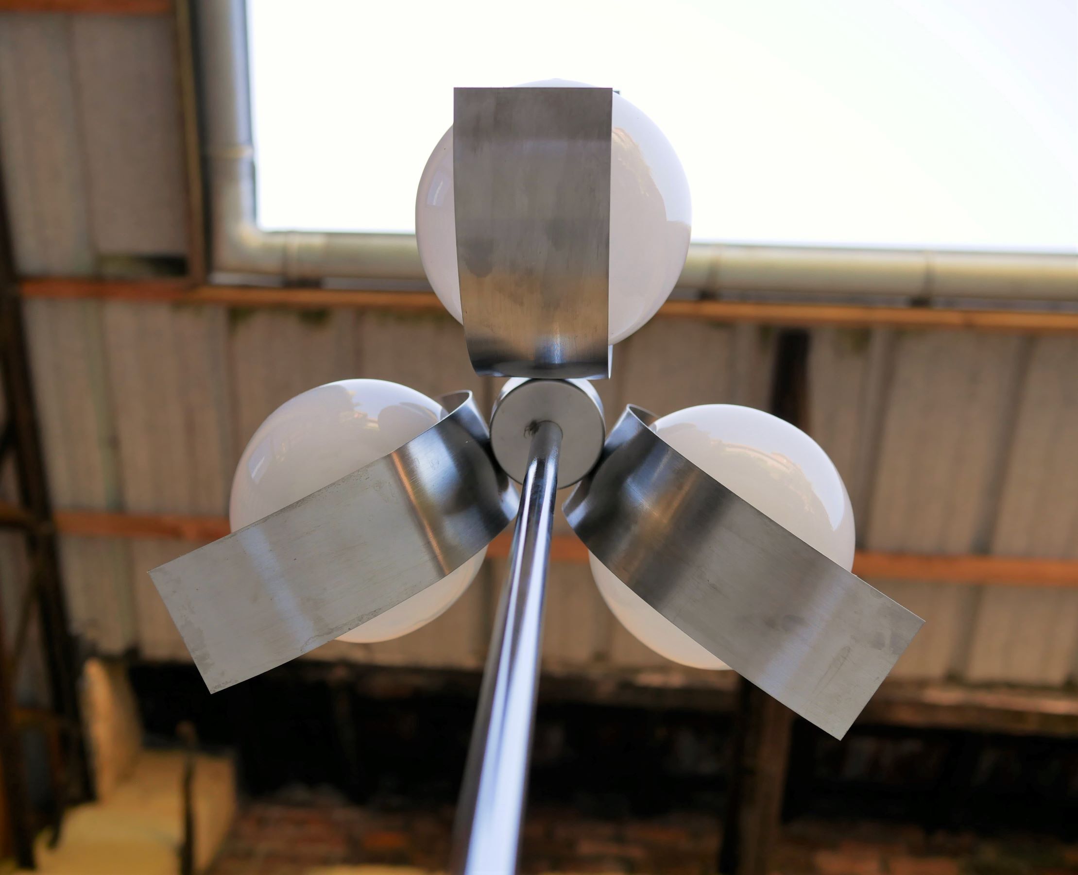 Vintage space age lamppost