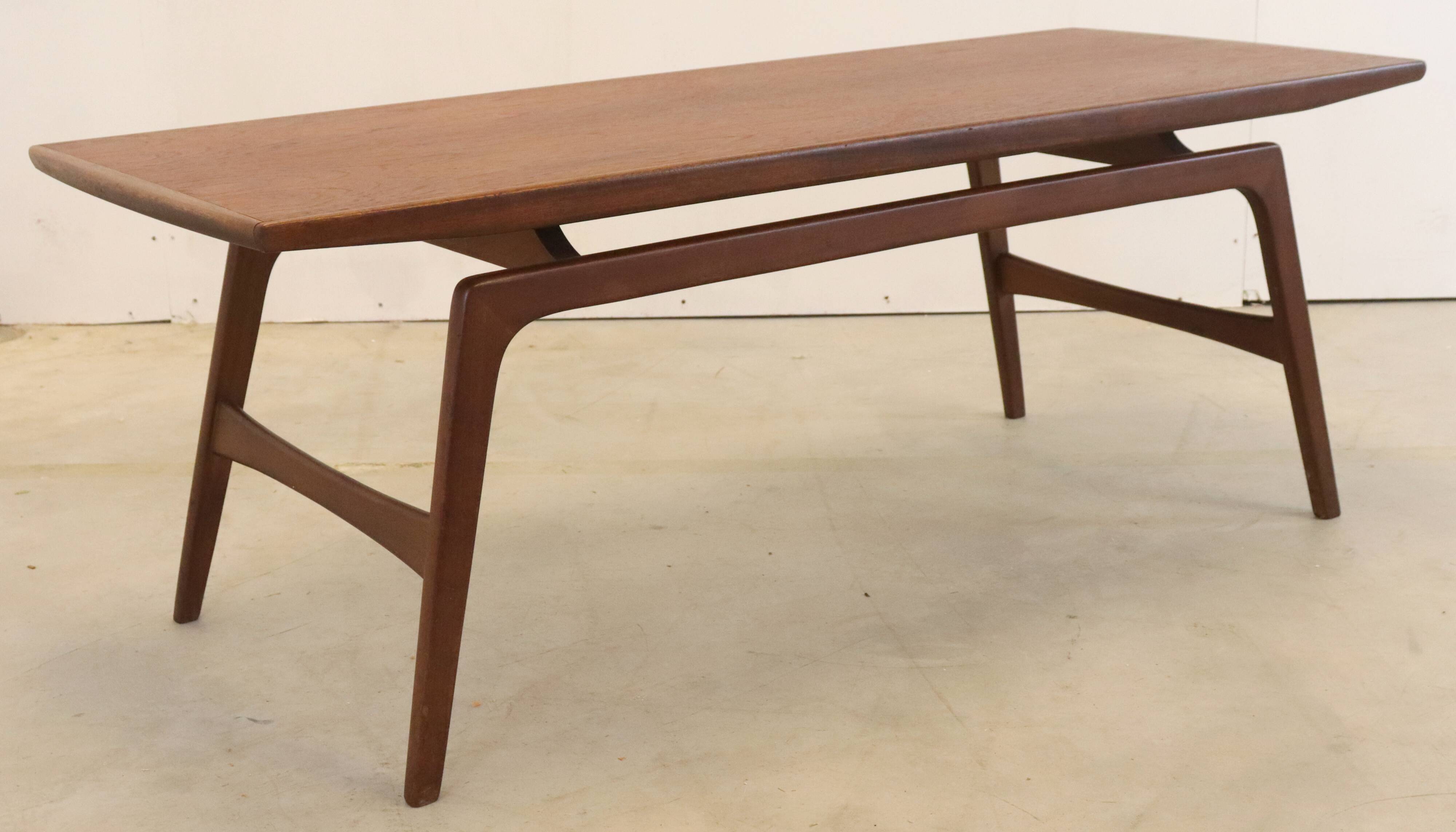 mid century teak Coffee table 'Midwolda'