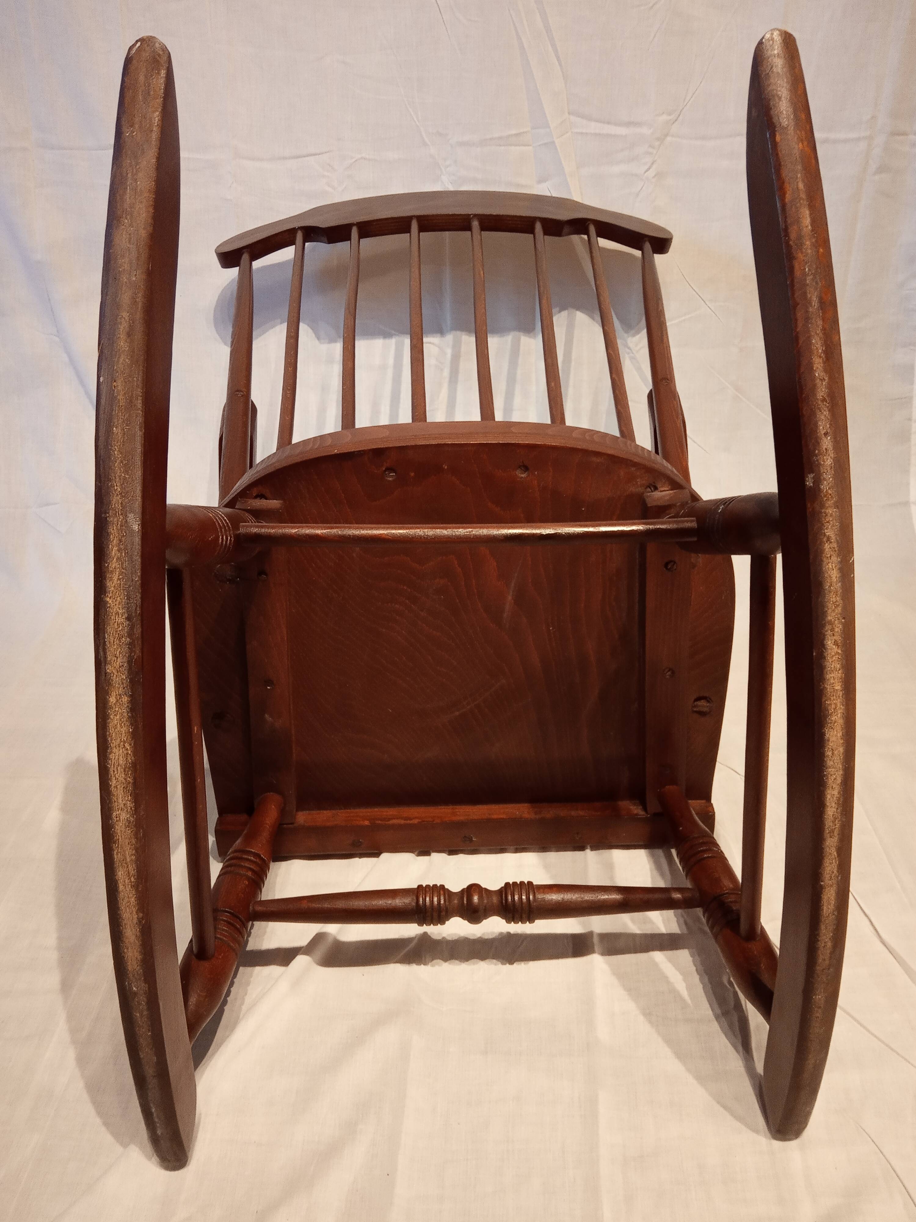 Rocking chair 50s in solid wood