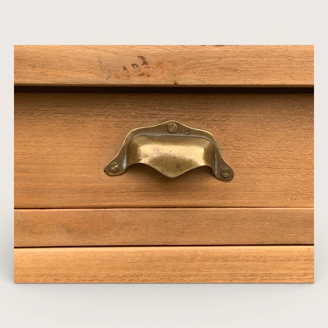 Grand Parisian buffet with billot and butterfly hinges, raw wood, 1930.