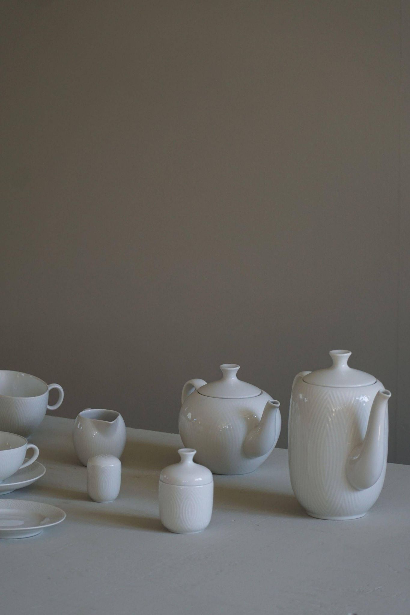Axel Salto, porcelain service set by Royal Copenhagen, mid-century, 1956