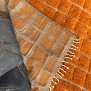 Beni Ouraine rug in natural wool, orange, size 150/250 cm.