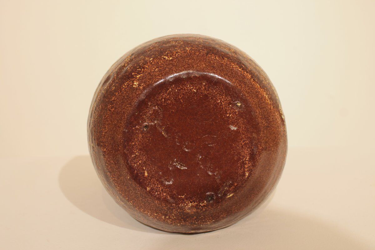 Organic-shaped pitcher - Accolay pottery