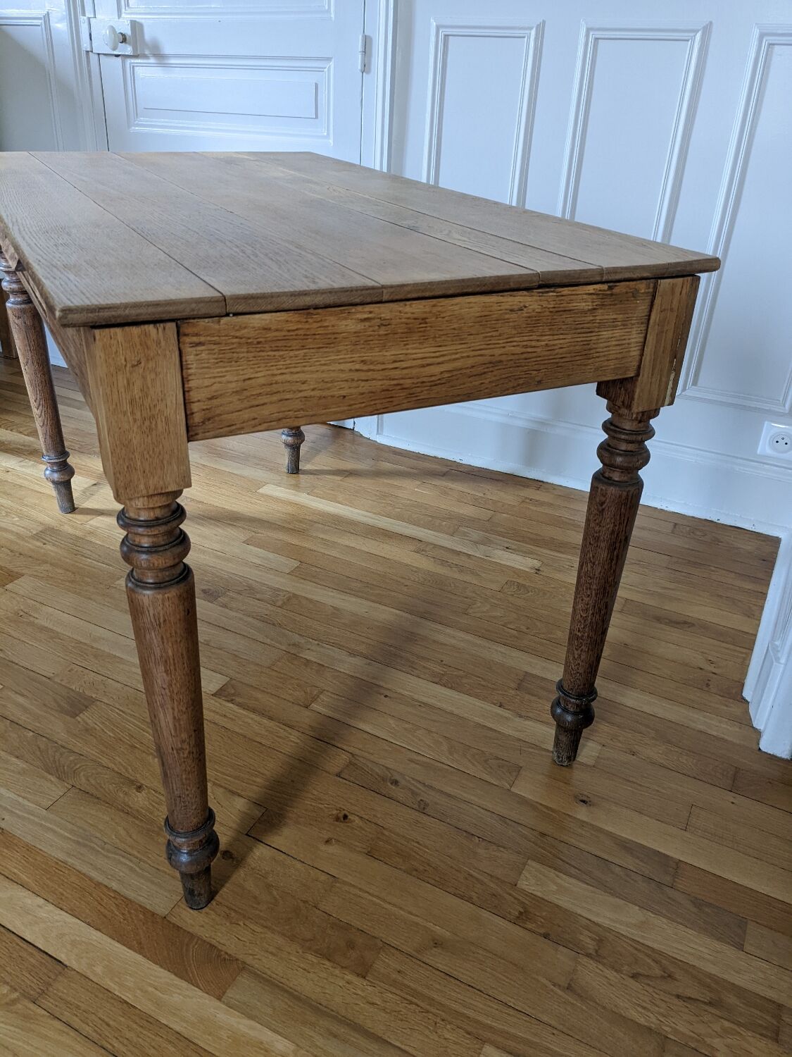 Farm table with turned legs