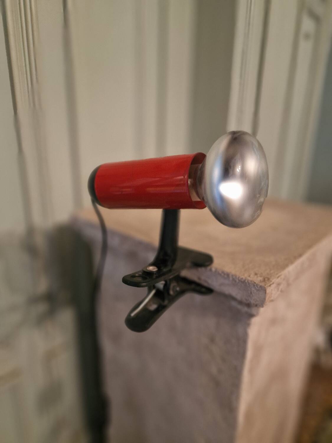 Vintage red clip spot