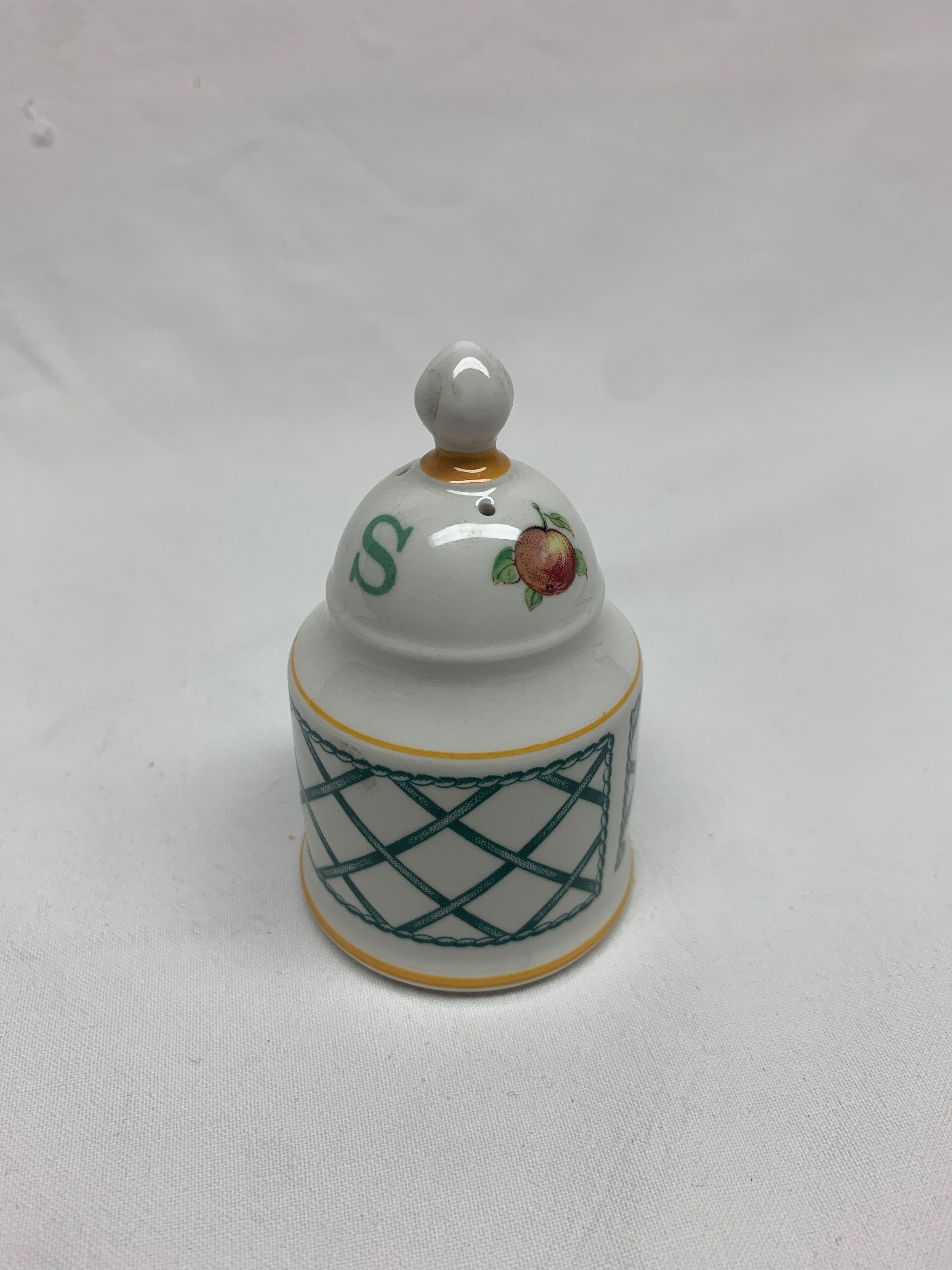 Salt shaker villeroy & boch basket