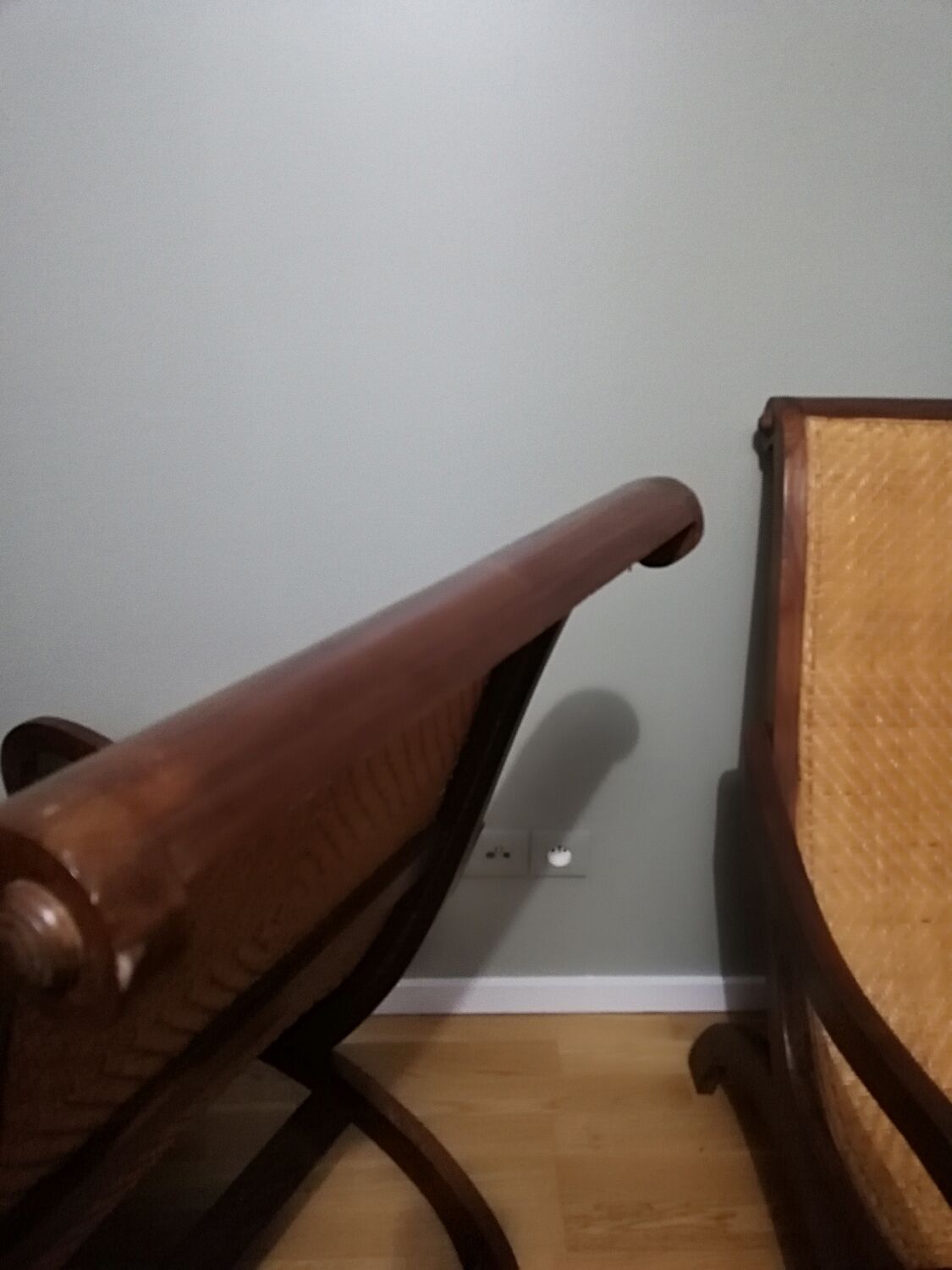 Deux fauteuils coloniaux planteurs