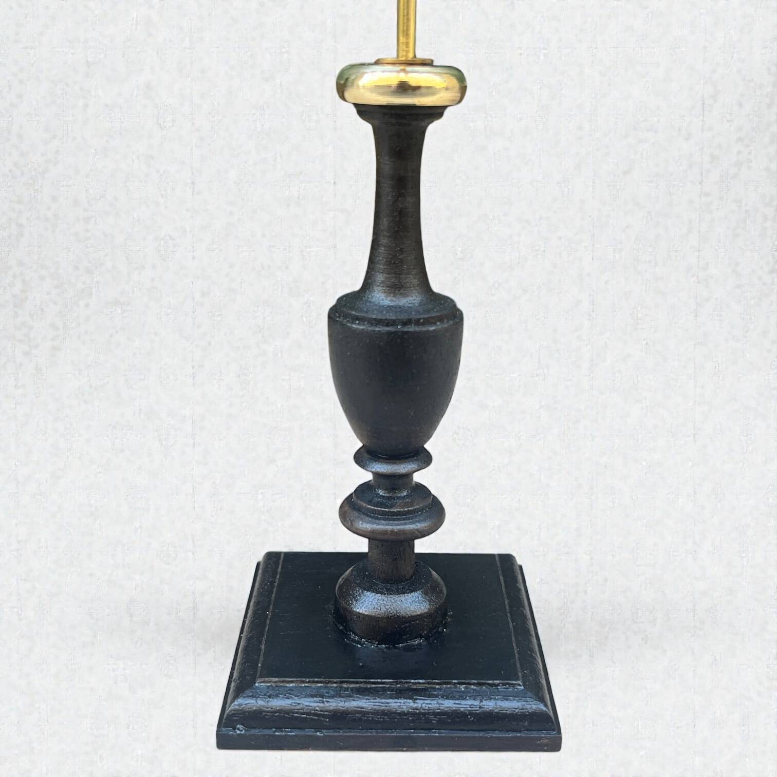 Starfish on a turned wooden base, late 19th century - cabinet of curiosities