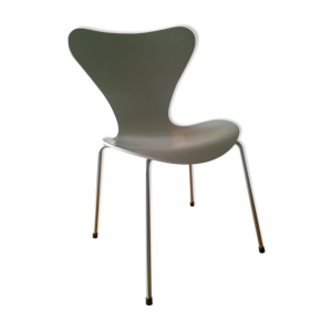 chaise modèle 3107 Arne