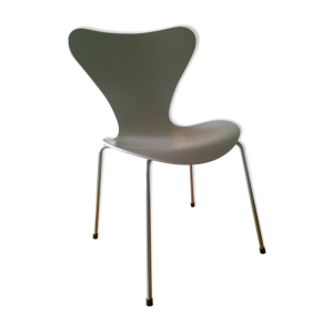 Chaise modèle 3107 arne