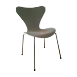 Arne Jacobsen 3107 chairs