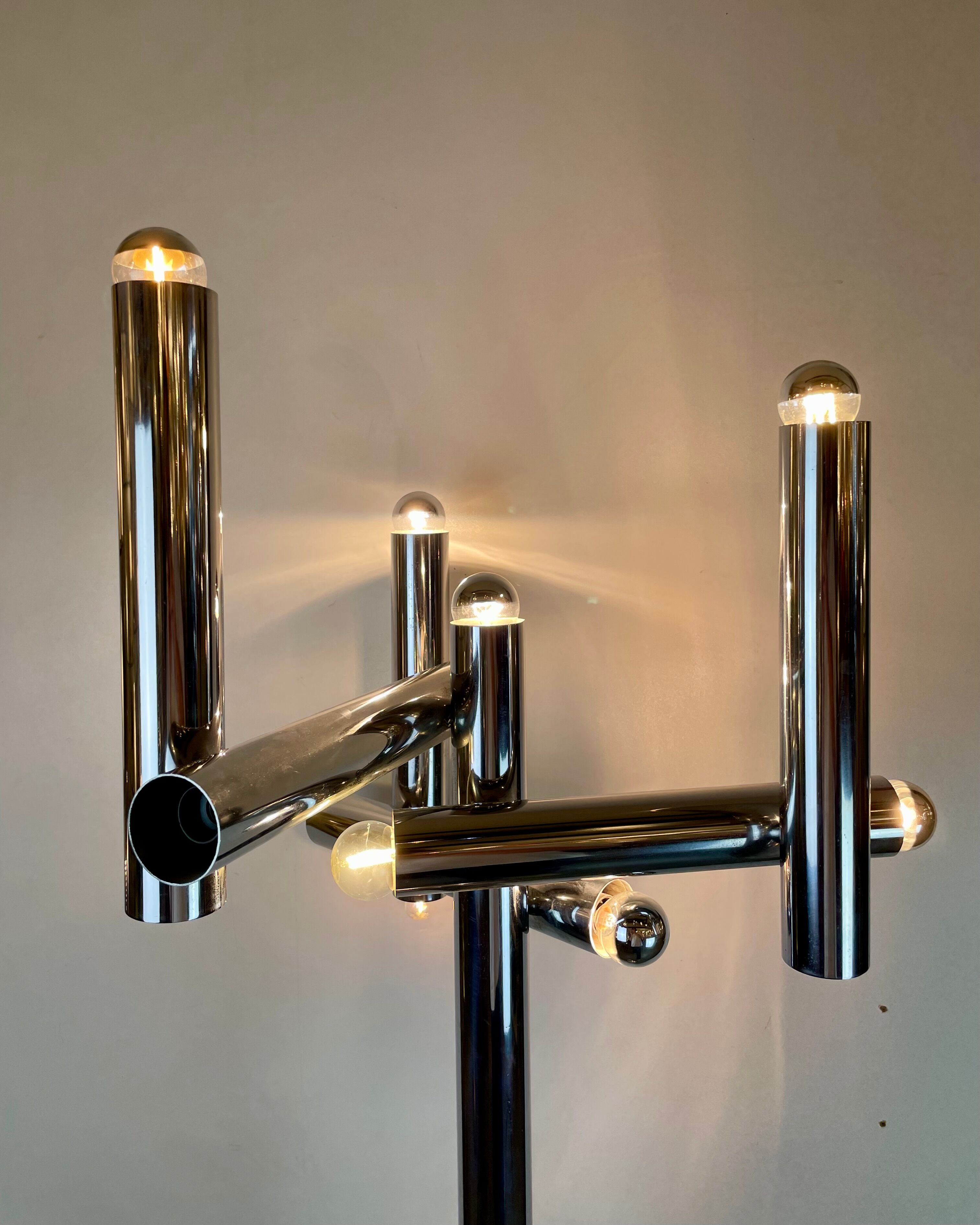 Space-Age Floor Lamp att. to Goffredo Reggiani, Italy, 1970s