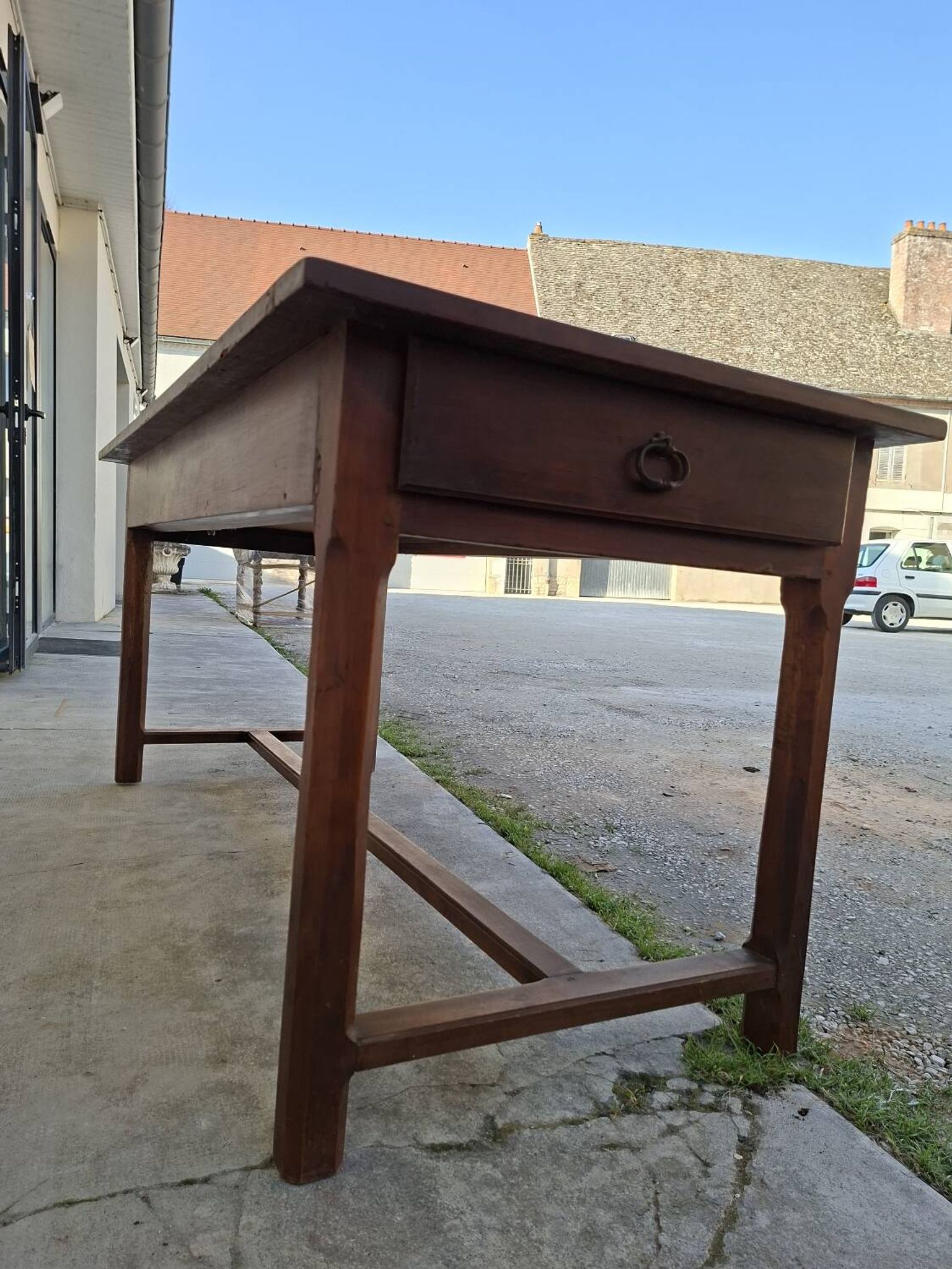 Rustic monastery farmhouse table, antique, 19th century, made of walnut.