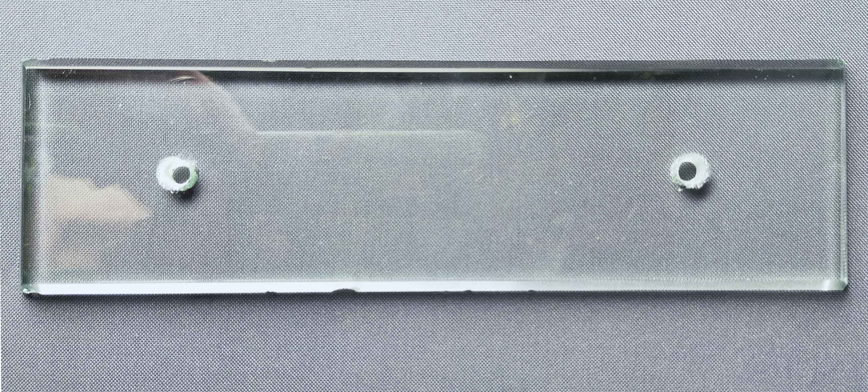 Large model glass cleanliness plates for door