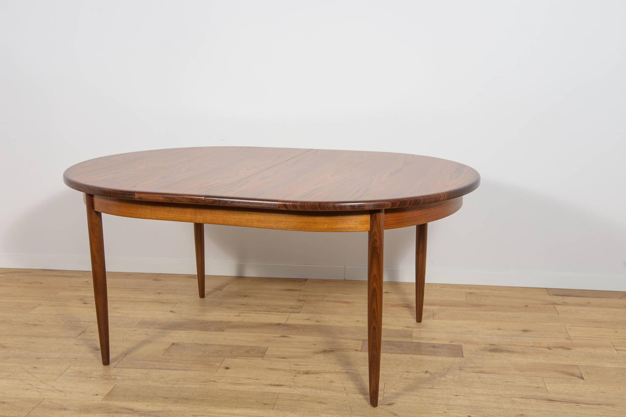 Mid-Century Oval Teak Extending Dining Table from G-Plan, United Kingdom, 1960s