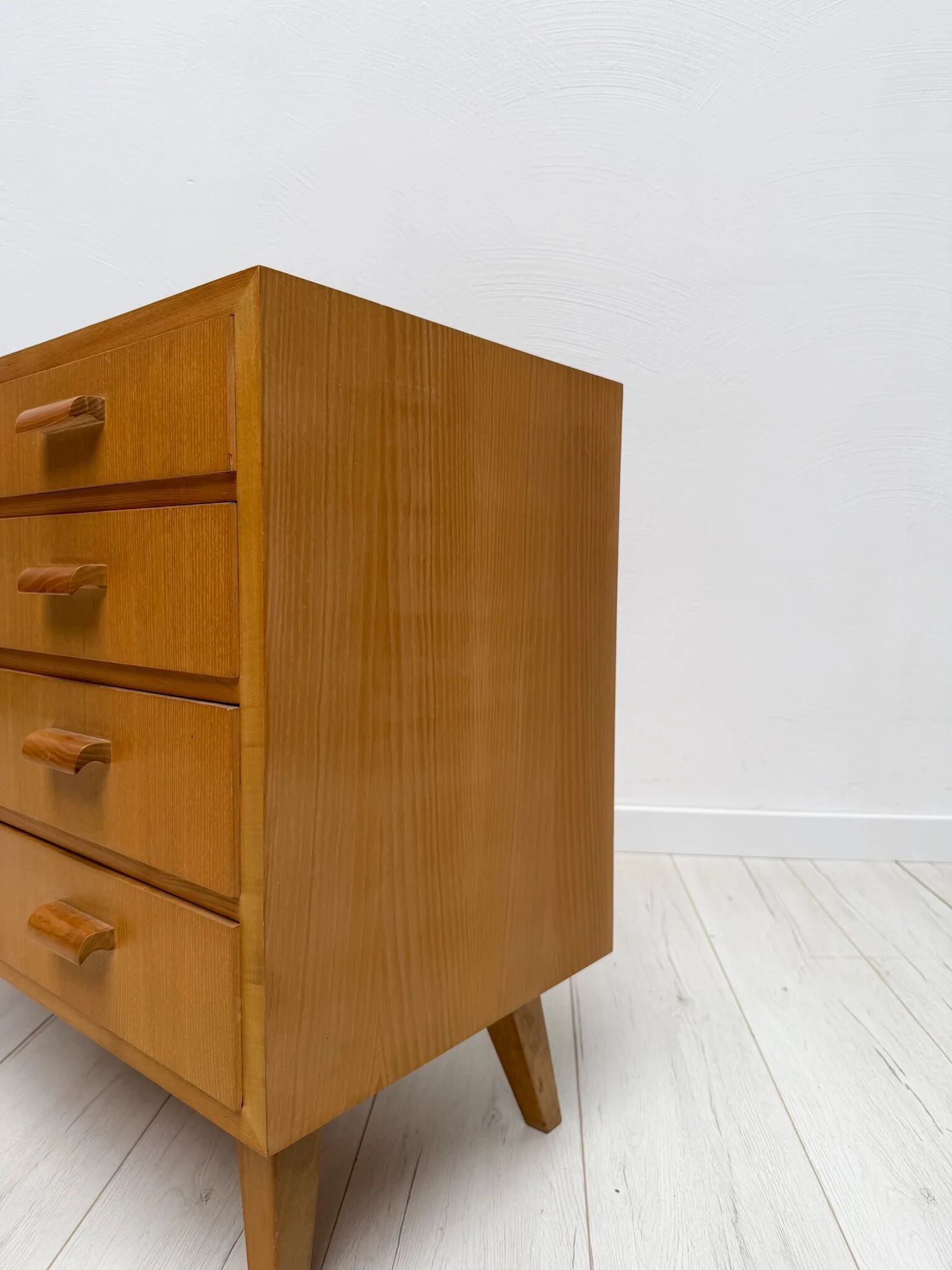 1960s vintage mid-century modern oak chest of drawers