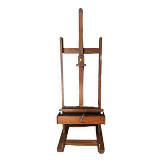 Painter's easel equipped with a rack