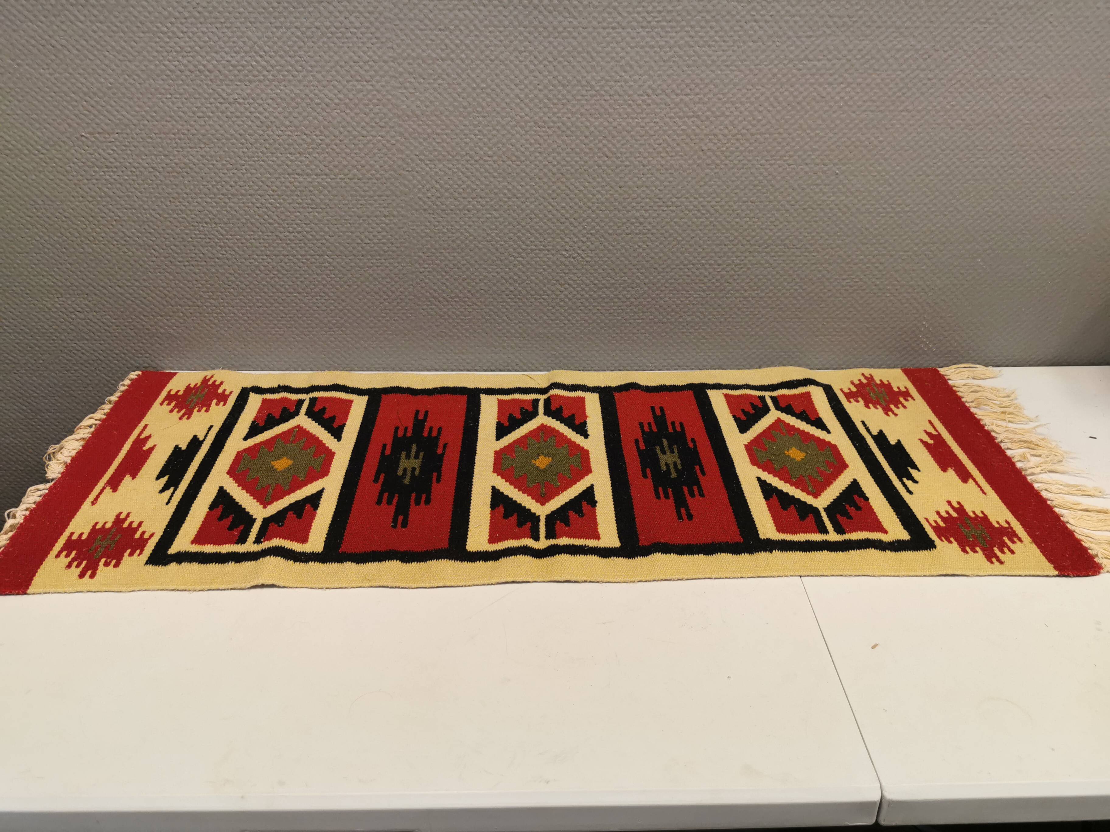 Beautifully woven Swedish wool rug in beautiful colours, estimated 1970s.