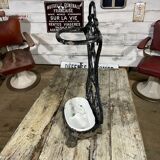 Enamelled cast iron umbrella door