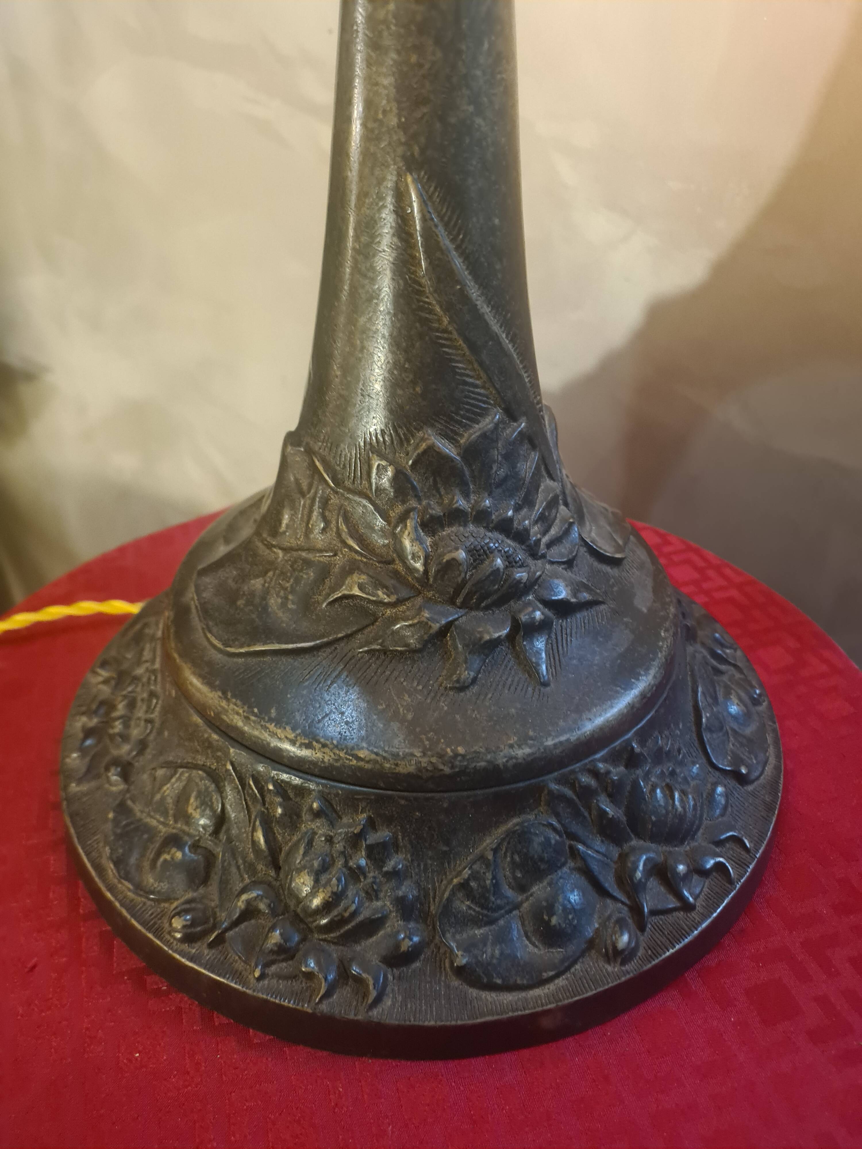 Solid bronze lamp