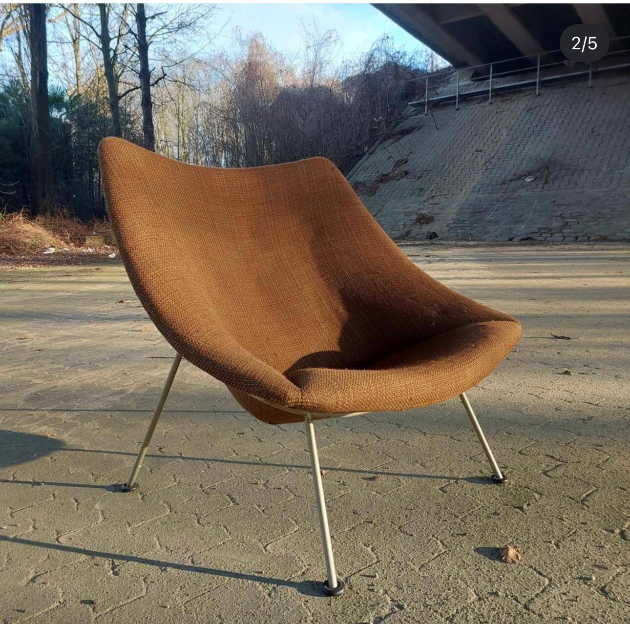 Pair of Oyster armchairs by Pierre Paulin for Artifort