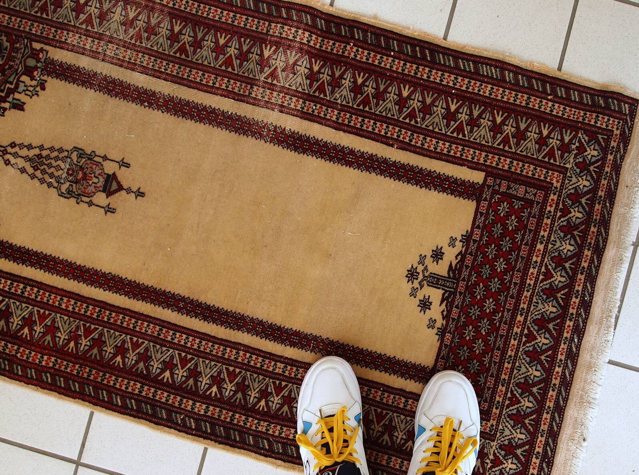 Tapis de Prière Vintage Lahore Pakistanais, Années 1960, Élégance et Tradit