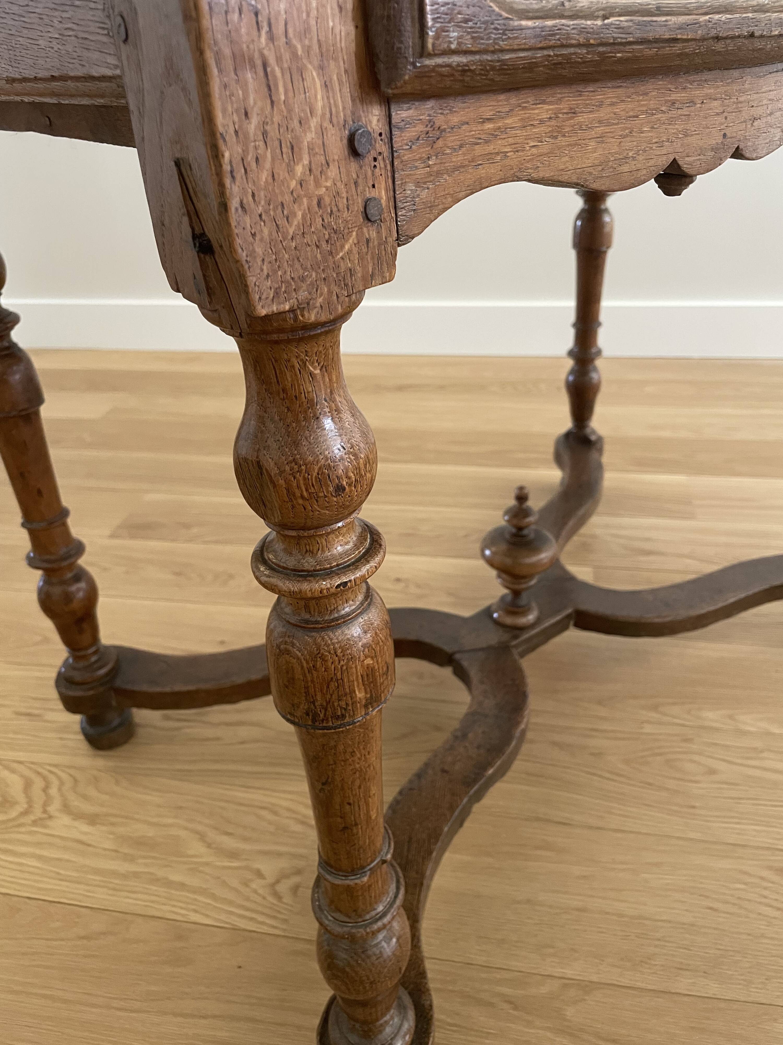 Table d’appoint en chêne XVIIIeme