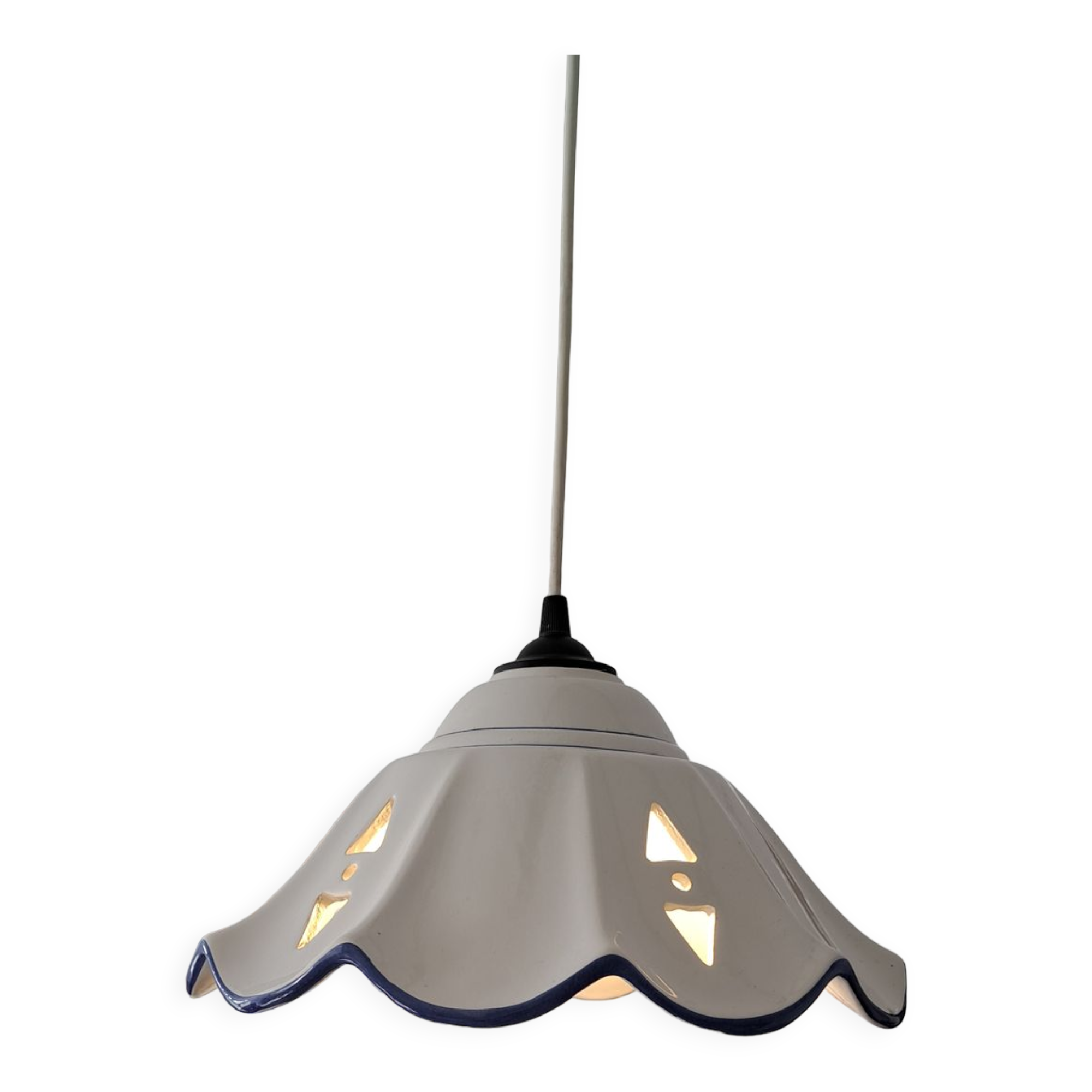 Ceramic pendant light