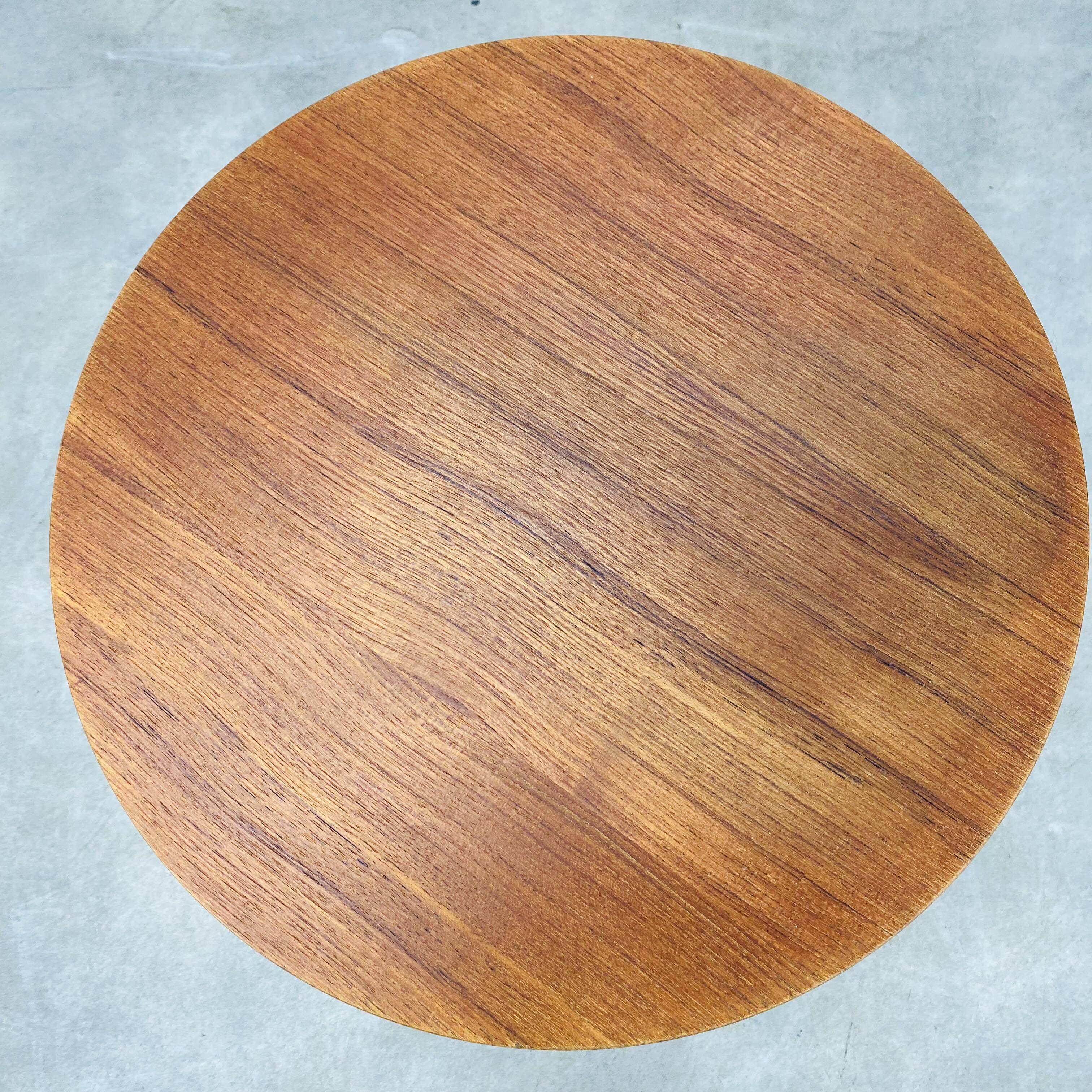 Table d'appoint tripode par Albert Larsson pour Alberts Tibro style scandinave