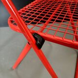 Chaise pliante en métal rouge