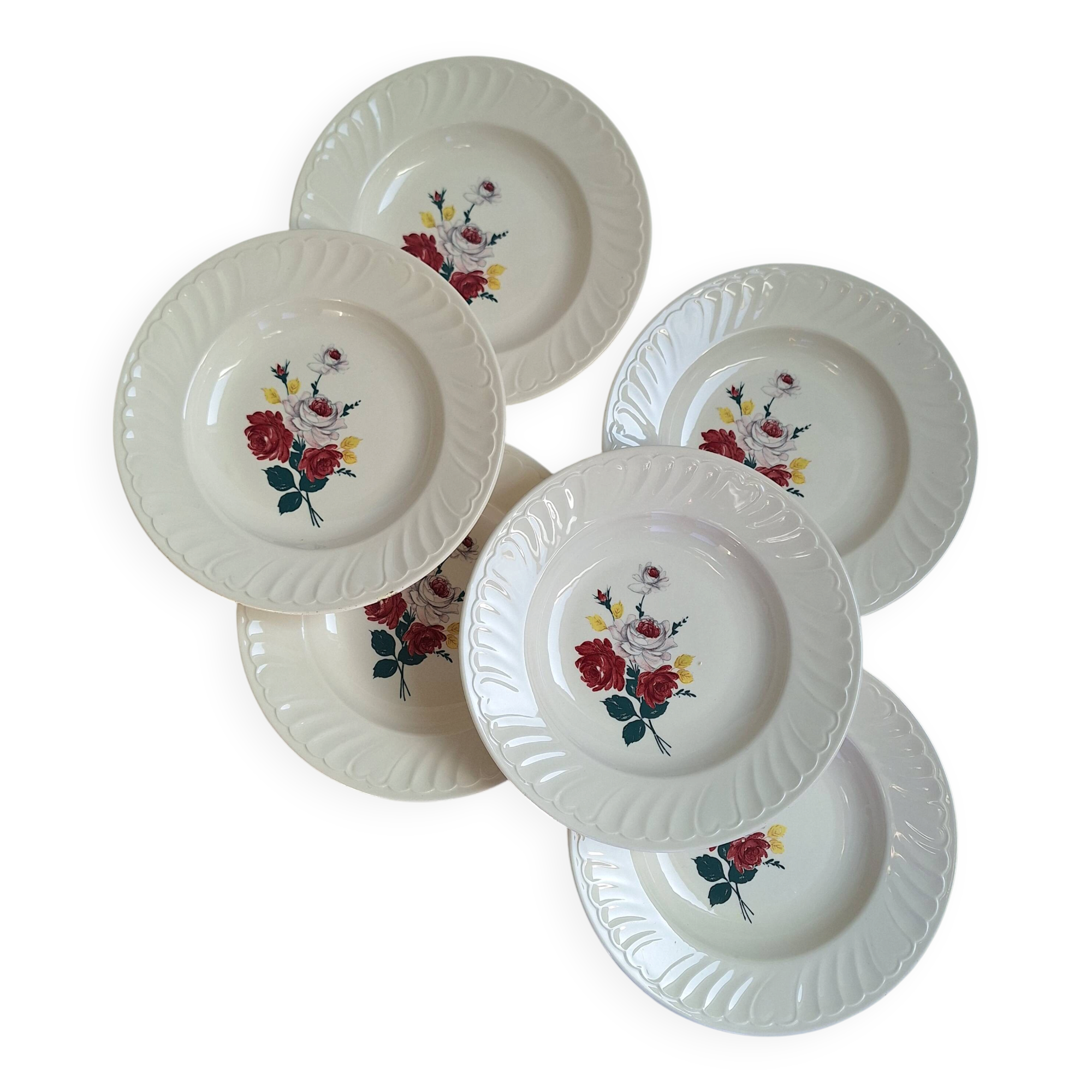 Assiettes creuses à fleurs vintage