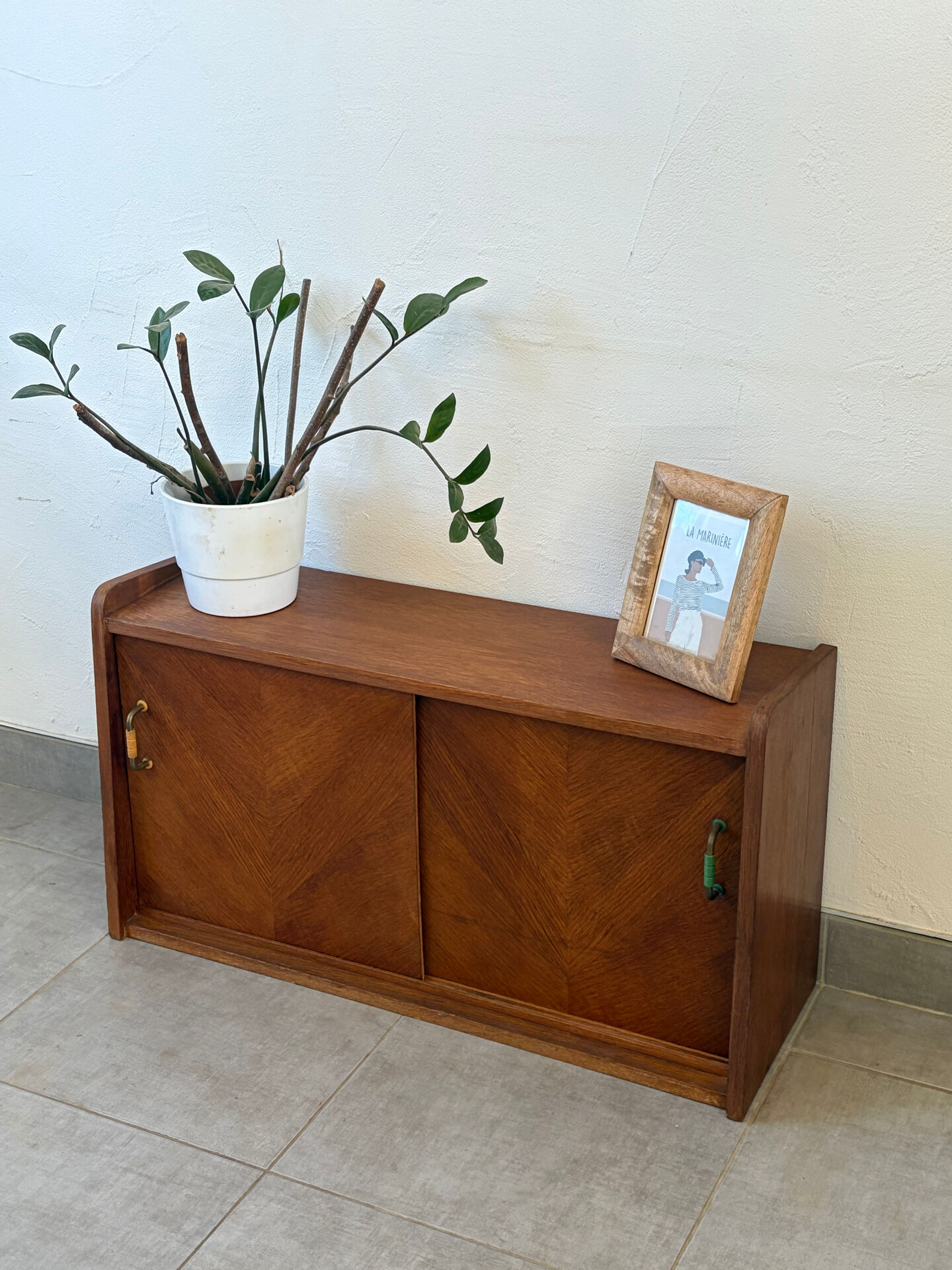 Vintage 1960s TV unit/storage.