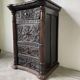 Commode XIXème pin noirci sculpté