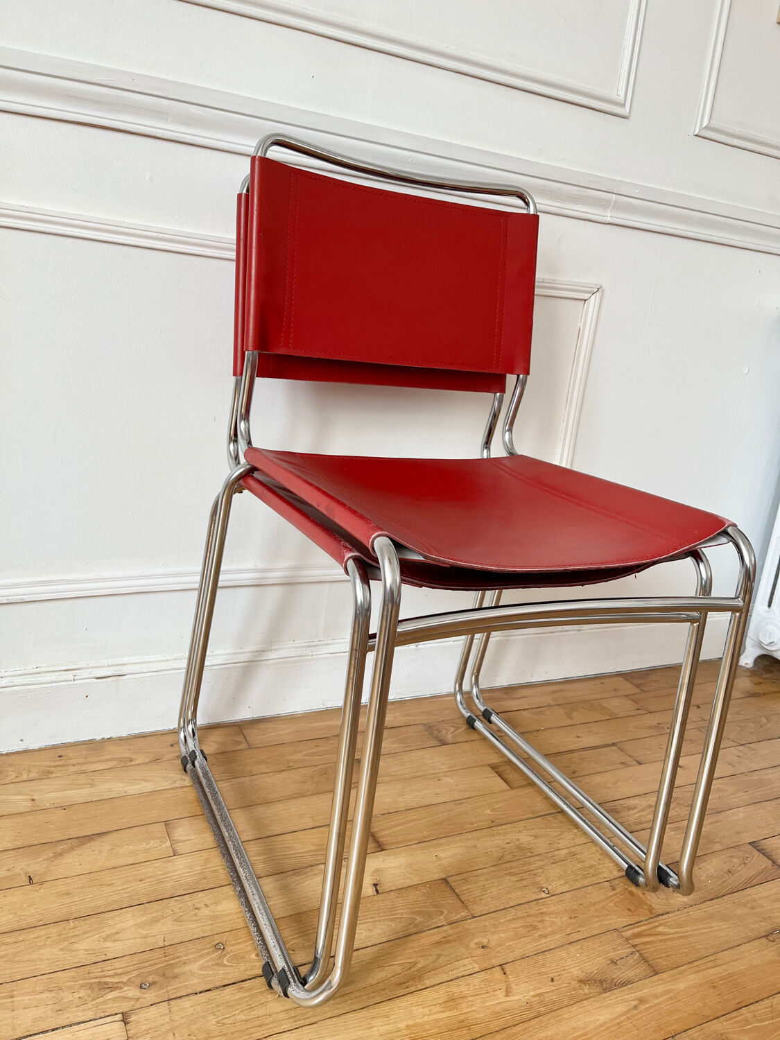 Paire de chaises vintage en métal et cuir