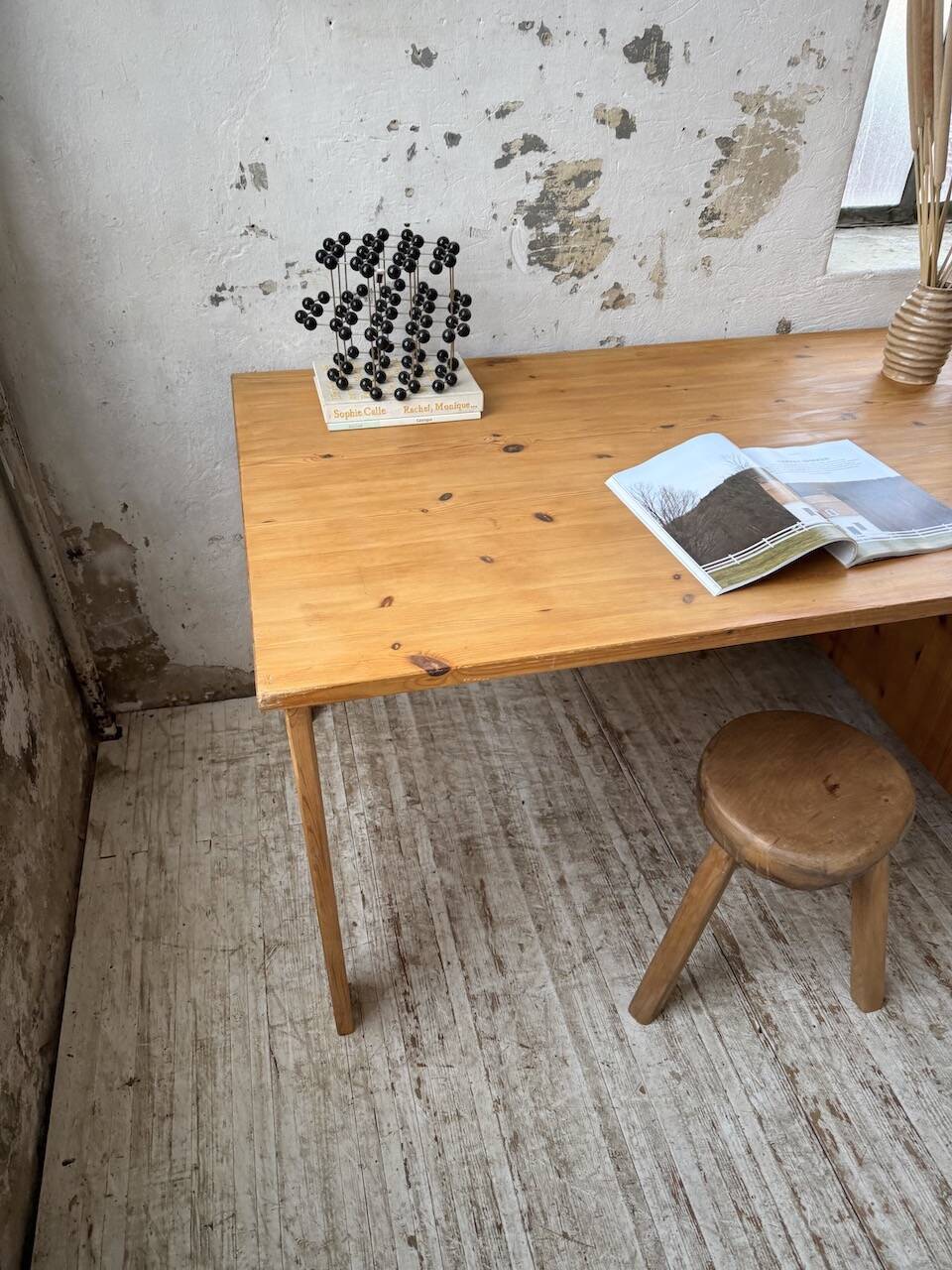 Bureau pin suédois style aperldoon 1970